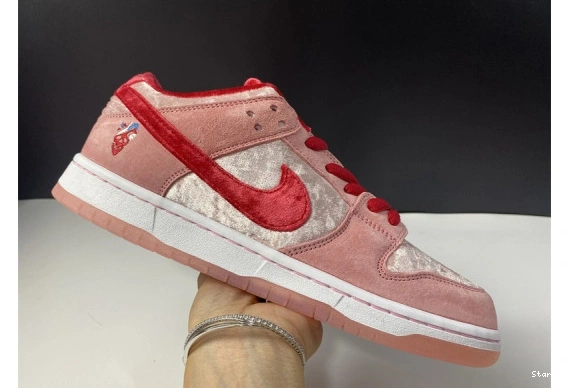 Skateboards SB Low CT2552-800 Nike  Dunk StrangeLove 0111